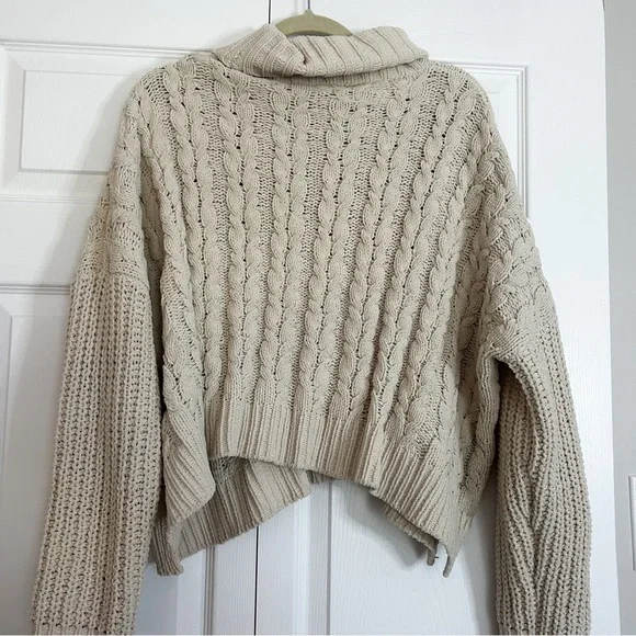 VICI Chunky Oversized Sweater - Cowl Neck Size S - Picture 3 of 4
